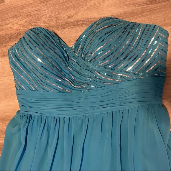 Grad/ Prom dress size 14 - Picture 4 of 5